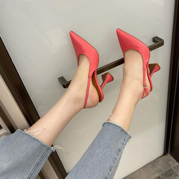dress shoes fashion simple high heels female pointed u-shaped shallow mouth rear hanging feet versatile temperament stiletto single, Black
dress shoes fashion simple high heels female pointed u-shaped shallow mouth rear hanging feet versatile temperament stiletto single, Black