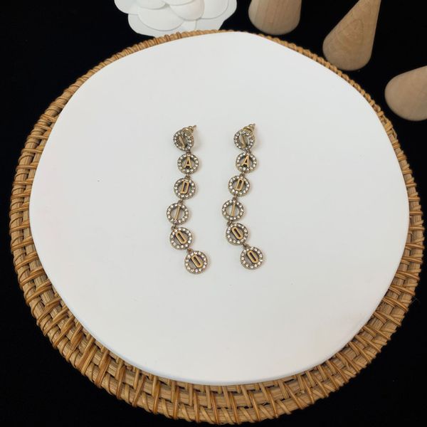 new letter neck chain necklace high version brass bracelet s925 earrings black friday deals, Golden;silver
new letter neck chain necklace high version brass bracelet s925 earrings black friday deals, Golden;silver