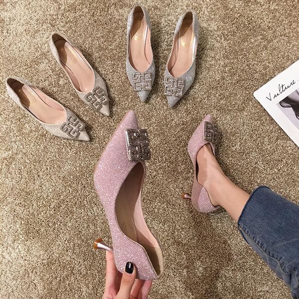 dress shoes women's pointed high heels stiletto 2021 spring and autumn sequins cloth shiny shallow mouth metal buckle pumps, Black
dress shoes women's pointed high heels stiletto 2021 spring and autumn sequins cloth shiny shallow mouth metal buckle pumps, Black