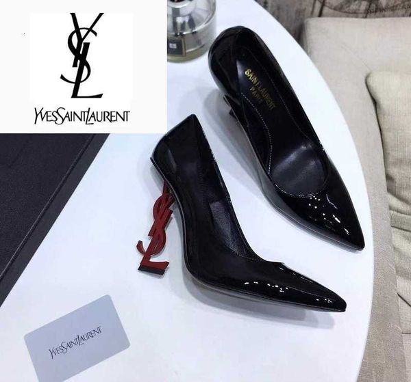 shoes designer luxury brand women high heels dress sandals slippers mules slides pumps loafers ballerinas sneakers 6ib1, Black;white
shoes designer luxury brand women high heels dress sandals slippers mules slides pumps loafers ballerinas sneakers 6ib1, Black;white