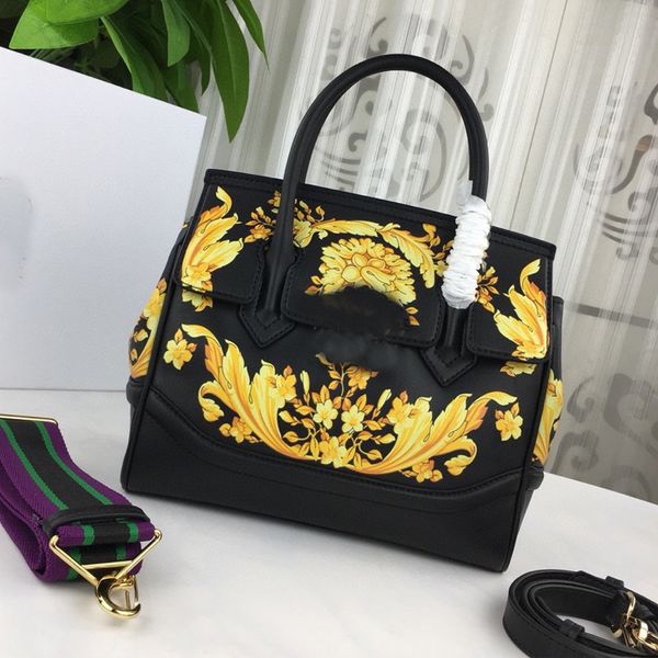 lady graceful tote women handbag genuine leather large capacity hand bags floral print crossbody shoulder bag two detchable strap golden
lady graceful tote women handbag genuine leather large capacity hand bags floral print crossbody shoulder bag two detchable strap golden