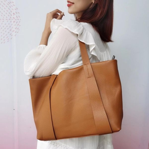 designer bagslarge capacity tote bag women diagonal cross leather layer cow simple new autumn 2021 fashion japanese and korean versionluxury
designer bagslarge capacity tote bag women diagonal cross leather layer cow simple new autumn 2021 fashion japanese and korean versionluxury