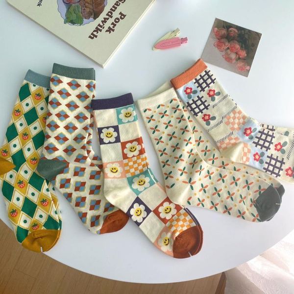 men's socks 1 pair autumn/winter cotton trendy fruit flower geometric rhombus college style ladies mid-tube pile, Black
men's socks 1 pair autumn/winter cotton trendy fruit flower geometric rhombus college style ladies mid-tube pile, Black