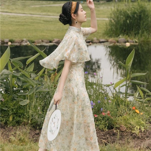 luxury cheongsam 2021 stand collar small floral cheongsam sleevels drs with lace up shawl two piece set, Blue;red
luxury cheongsam 2021 stand collar small floral cheongsam sleevels drs with lace up shawl two piece set, Blue;red