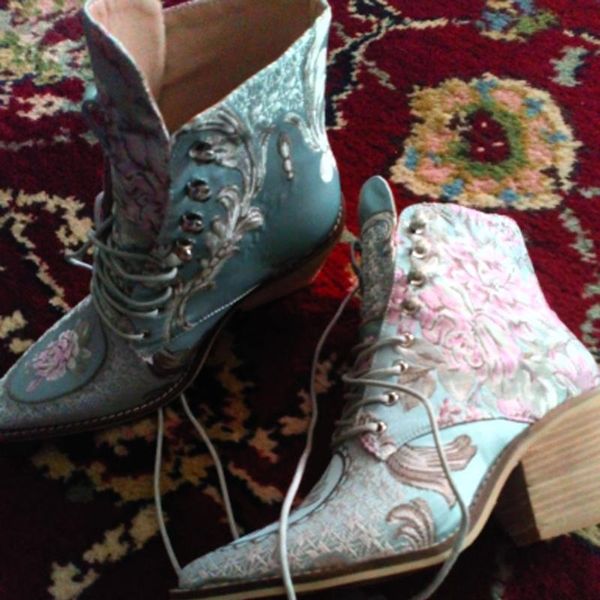 boots women ankle big size 22-26.5cm length shoes winter woman embroidered flower fashion all match, Black
boots women ankle big size 22-26.5cm length shoes winter woman embroidered flower fashion all match, Black