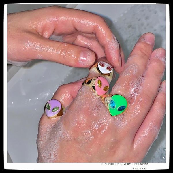cluster rings sexmara selling ring 2021 simple alien multicolor personality set diamonds fashion for women girl jewelry accessories, Golden;silver
cluster rings sexmara selling ring 2021 simple alien multicolor personality set diamonds fashion for women girl jewelry accessories, Golden;silver