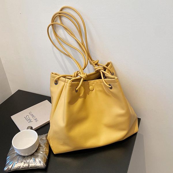 niche design large-capacity female bag wild 2021 fashion tote commuter shoulder bucket underarm width: 35cm cross body
niche design large-capacity female bag wild 2021 fashion tote commuter shoulder bucket underarm width: 35cm cross body