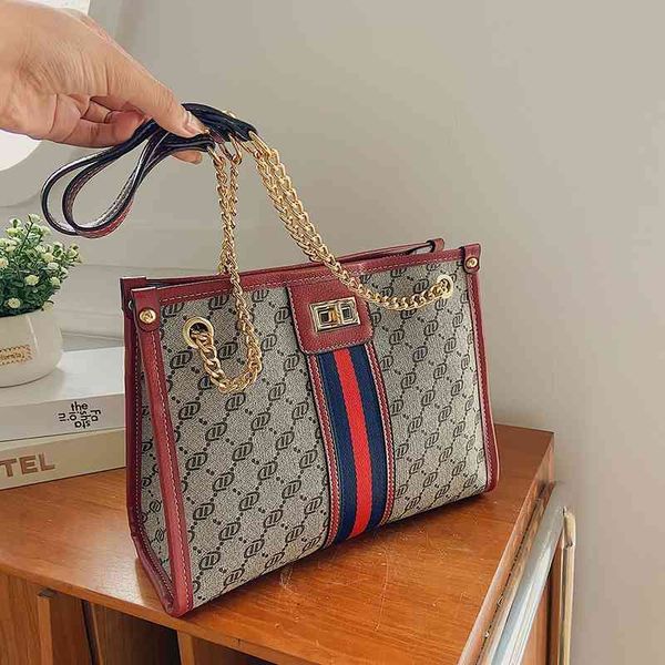80% off chain bag women's summer new fashion high-capacity hand versatile shoulder handbags
80% off chain bag women's summer new fashion high-capacity hand versatile shoulder handbags