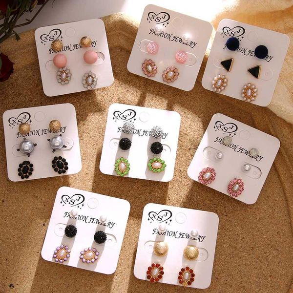 vienkim vintage mixed stud earrings set for women flowers leaves stone bohemian statement brincos 2021 fashion jewelry, Golden;silver
vienkim vintage mixed stud earrings set for women flowers leaves stone bohemian statement brincos 2021 fashion jewelry, Golden;silver
