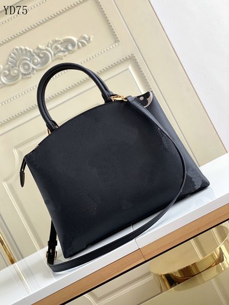 luxurys designers bags lady tote chains handbags messenger backpack nylon crossbody bag european and american women new fashion
luxurys designers bags lady tote chains handbags messenger backpack nylon crossbody bag european and american women new fashion