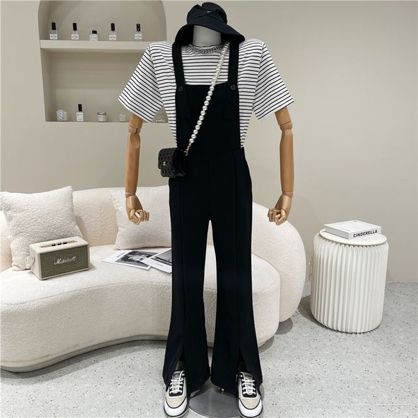 capri set of two female pieces spring summer 2021 niche fashion design listra short sleeve + retro skinny shirt divided pants, Black;white
capri set of two female pieces spring summer 2021 niche fashion design listra short sleeve + retro skinny shirt divided pants, Black;white