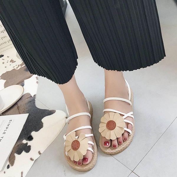 women slippers 2021 summer korean version of joker wearing cute flat retro beach shoes, Black
women slippers 2021 summer korean version of joker wearing cute flat retro beach shoes, Black