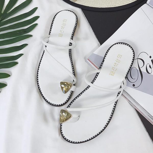 women slippers sandals fashion rhinestone flat heel anti skidding beach shoes slipper, Black
women slippers sandals fashion rhinestone flat heel anti skidding beach shoes slipper, Black