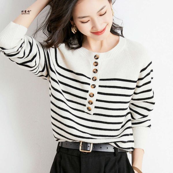 wool blend autumn and winter loose crew neck stripe short bottomed sweater, White;black
wool blend autumn and winter loose crew neck stripe short bottomed sweater, White;black