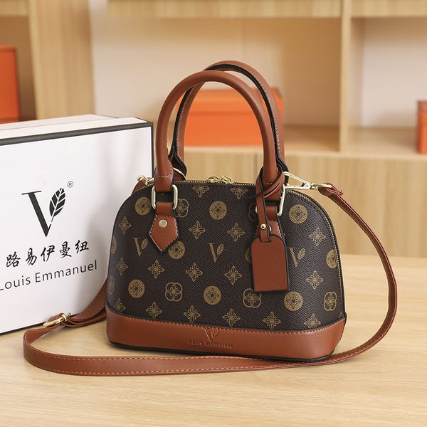 wholesale factory ladies leathers bags this year popular printed handbag retro contrasting leather shell bag street trend hong kong wind spe
wholesale factory ladies leathers bags this year popular printed handbag retro contrasting leather shell bag street trend hong kong wind spe
