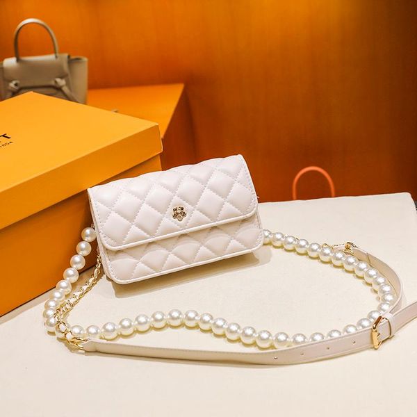 evening bags embroidery froal handbag luxury designer women shoulder crossbody bag pu leather pearl beading chains purse lattice diamond
evening bags embroidery froal handbag luxury designer women shoulder crossbody bag pu leather pearl beading chains purse lattice diamond