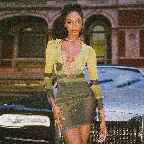 casual dresses women hollow ring deep v-neck long-sleeved fashion color matching print tight-fitting hip mid-waist dress, Black;gray
casual dresses women hollow ring deep v-neck long-sleeved fashion color matching print tight-fitting hip mid-waist dress, Black;gray