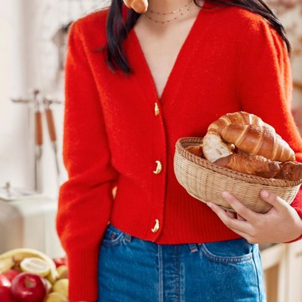women's knits & tees autumn winter red sweater women v-neck golden horn buttons long sleeve 2021 fashion ladies knitted cardigans, White
women's knits & tees autumn winter red sweater women v-neck golden horn buttons long sleeve 2021 fashion ladies knitted cardigans, White