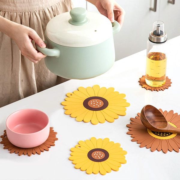 mats & pads sunflower flower waterproof table mat non-slip heat-resistant soft rubber placemat glass heat insulation kitchen tools
mats & pads sunflower flower waterproof table mat non-slip heat-resistant soft rubber placemat glass heat insulation kitchen tools