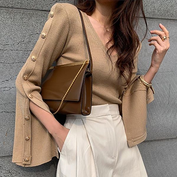 women's sweaters 2022 autumn winter v neck sweater women pullovers elegant office gold button long sleeve ribbed knitted jumper, White;black
women's sweaters 2022 autumn winter v neck sweater women pullovers elegant office gold button long sleeve ribbed knitted jumper, White;black