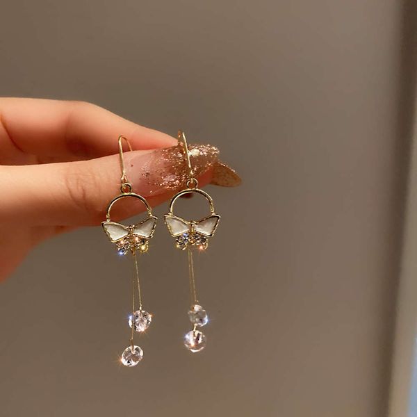 korean dadongmen fashion simple personality inlaid with diamond super fairy butterfly earhook net red temperament earrings, Black
korean dadongmen fashion simple personality inlaid with diamond super fairy butterfly earhook net red temperament earrings, Black