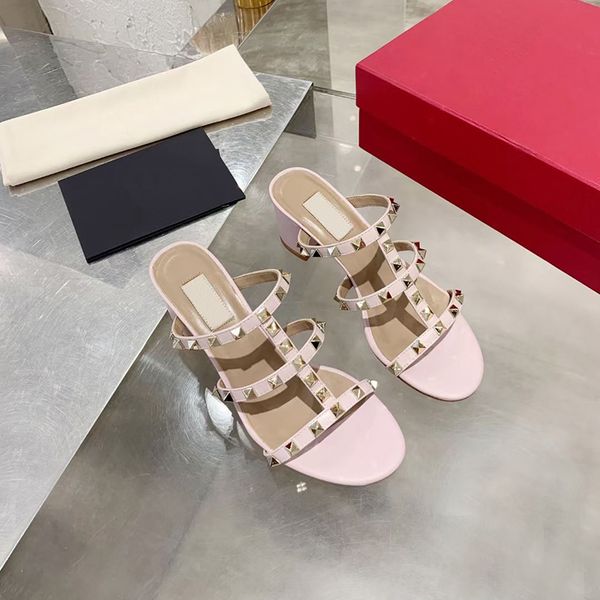 luxury designer sandals high heels pink 2021 summer fashion rivet slide leather thick heel hollow large women's slippers 5.5cm, Black
luxury designer sandals high heels pink 2021 summer fashion rivet slide leather thick heel hollow large women's slippers 5.5cm, Black