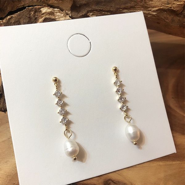 the same fashion earrings in dongdamen, korea simple temperament cold wind zircon freshwater pearl, Silver
the same fashion earrings in dongdamen, korea simple temperament cold wind zircon freshwater pearl, Silver