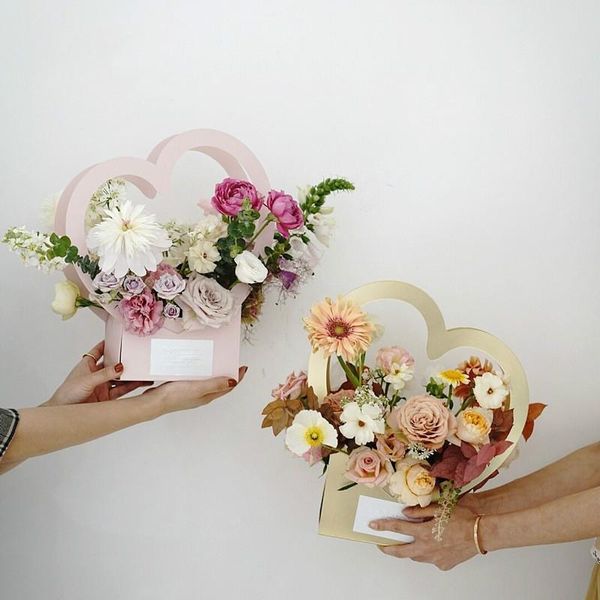 5pcs heart-shaped flower boxes cardboard hand-held packaging case mother's days wedding party rose gift box wrap
5pcs heart-shaped flower boxes cardboard hand-held packaging case mother's days wedding party rose gift box wrap