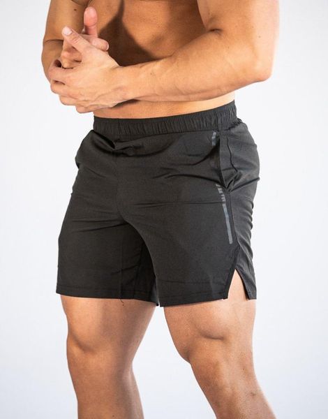 quick-drying sports shorts men's breathable training fitness summer sweat-absorbing casual outdoor five-point pants, White;black
quick-drying sports shorts men's breathable training fitness summer sweat-absorbing casual outdoor five-point pants, White;black