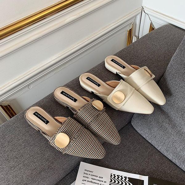 slippers 2021 designers mules shoes summer women outside pointed toe slipper fashion metal plaid flats woman leather slip on, Black
slippers 2021 designers mules shoes summer women outside pointed toe slipper fashion metal plaid flats woman leather slip on, Black