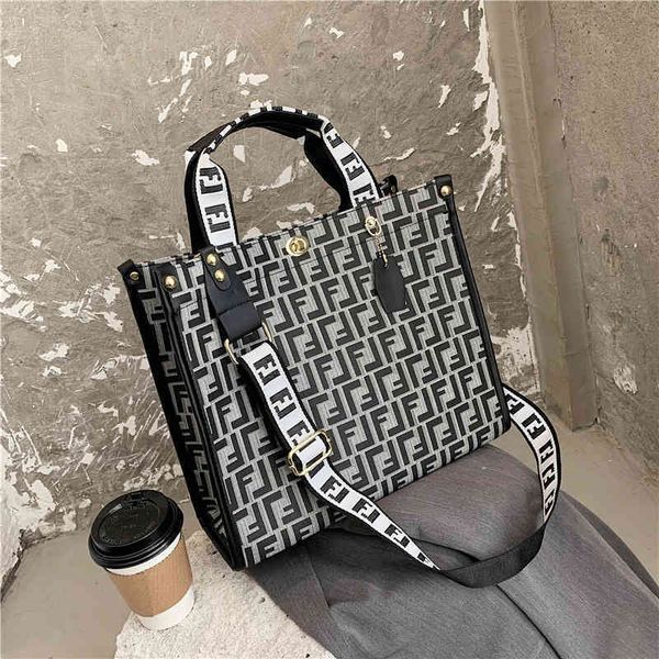 65% off store online designer handbags women's fashion atmosphere women's large capacity slung new popular bag single shoulder por
65% off store online designer handbags women's fashion atmosphere women's large capacity slung new popular bag single shoulder por