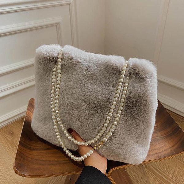 evening bags 2021 autumn shoulder bag fashion trend women handbags high-quality plush crossbody female brand design tote purse
evening bags 2021 autumn shoulder bag fashion trend women handbags high-quality plush crossbody female brand design tote purse