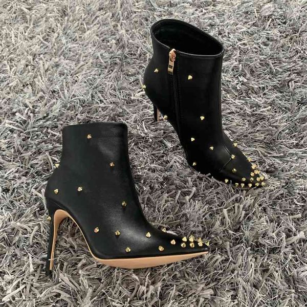dress shoes women's boots with artificial leather, fashionable shoes high heels of ten centimeters, rivets and large size 42, black for
dress shoes women's boots with artificial leather, fashionable shoes high heels of ten centimeters, rivets and large size 42, black for