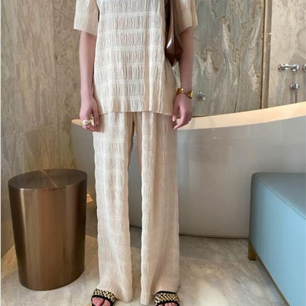 leisure two piece pants sets women summer temperament loose pleated texture short sleeves and pants suits 210525, White
leisure two piece pants sets women summer temperament loose pleated texture short sleeves and pants suits 210525, White