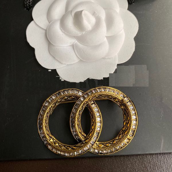wholesaler legers premium light luxury vintage ladies brooch brand design gold silver diamond88, Gray
wholesaler legers premium light luxury vintage ladies brooch brand design gold silver diamond88, Gray