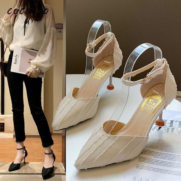 dress shoes spring 2021 fairy pointed toe fine hollow wild black high heel buckle student fashion temperament single
dress shoes spring 2021 fairy pointed toe fine hollow wild black high heel buckle student fashion temperament single