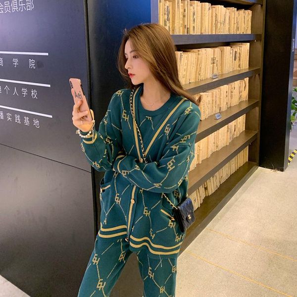 knitting suit style women's spring in 2021 with foreign style, high leisure and fashion temperament, small three piece set two pants, White
knitting suit style women's spring in 2021 with foreign style, high leisure and fashion temperament, small three piece set two pants, White