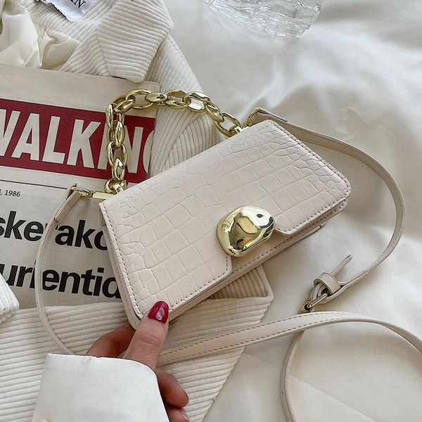 evening bags niche design bag 2021 fashion messenger female all-match square shoulder width: 21cm
evening bags niche design bag 2021 fashion messenger female all-match square shoulder width: 21cm
