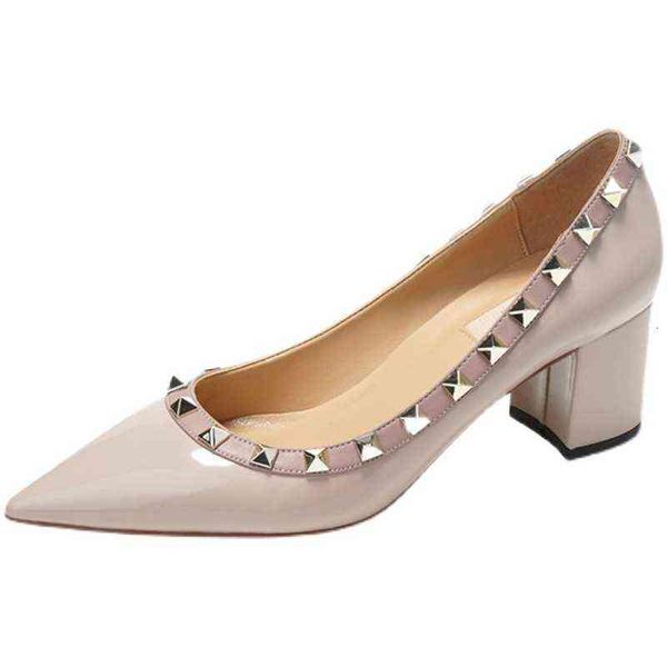 women's formal shoes 2021 autumn new warren v family rivet thick pointed single shoe middle high heel shallow mouth leather work shoes, Black
women's formal shoes 2021 autumn new warren v family rivet thick pointed single shoe middle high heel shallow mouth leather work shoes, Black