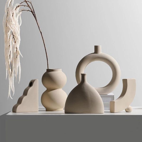 nordic minimalist ceramic tablevase ornaments dried flower arrangement creative irregular art living room vases decoration
nordic minimalist ceramic tablevase ornaments dried flower arrangement creative irregular art living room vases decoration