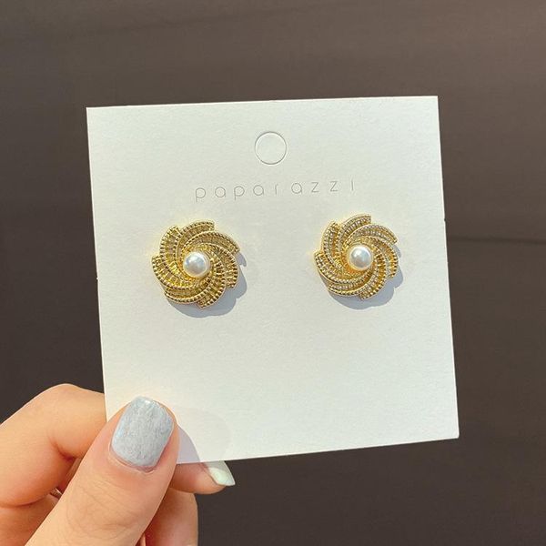 classic golden geometric flower stud earrings for girls women 2021 fashion wedding engagement annual bijoux femme, Golden;silver
classic golden geometric flower stud earrings for girls women 2021 fashion wedding engagement annual bijoux femme, Golden;silver
