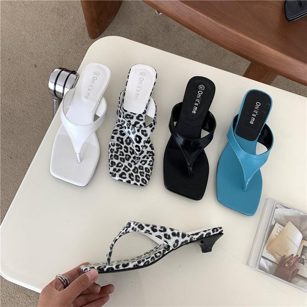 slippers women summer shoes low thin heels slides female mule square toe pantofle rubber flip flops mules 2021 hawaiian rome pu, Black
slippers women summer shoes low thin heels slides female mule square toe pantofle rubber flip flops mules 2021 hawaiian rome pu, Black
