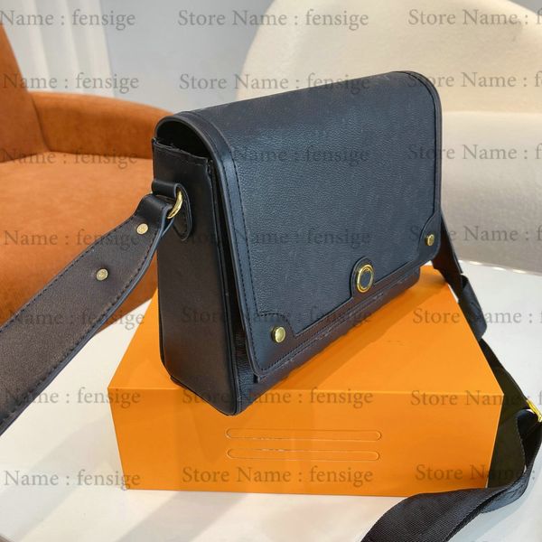 designers luxurys messager bag mens designer briefcase district pm crossbody business shoulder bag
designers luxurys messager bag mens designer briefcase district pm crossbody business shoulder bag