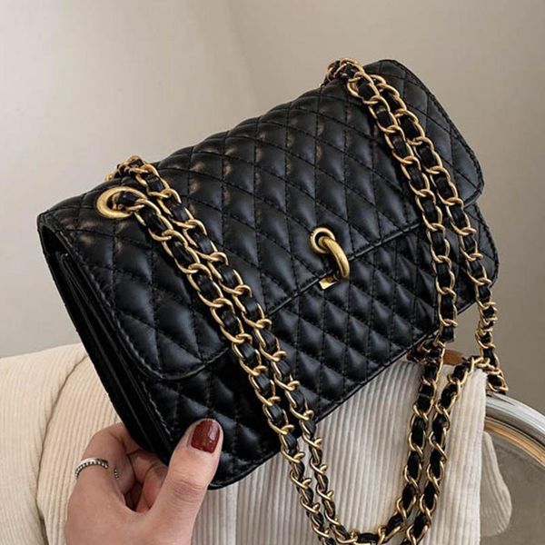 women's shoulder bag made of pure artificial leather in 2021, inlaid with diamond evening bags
women's shoulder bag made of pure artificial leather in 2021, inlaid with diamond evening bags
