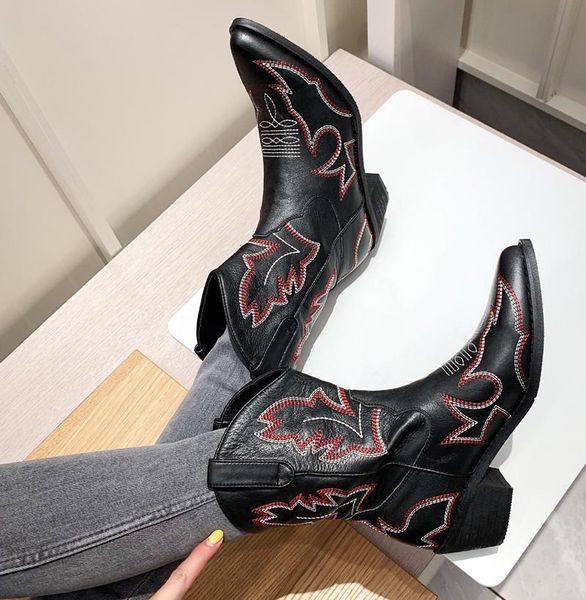 boots pointed toe knight winter shoes woman 2021 slip on botas mujer embroidery warm women chunky heels ankle botines, Black
boots pointed toe knight winter shoes woman 2021 slip on botas mujer embroidery warm women chunky heels ankle botines, Black
