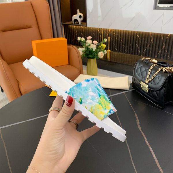 2021 fashion couple slippers luxury summer simple classic comfortable soft leather material wind wholesale 35-45, Black
2021 fashion couple slippers luxury summer simple classic comfortable soft leather material wind wholesale 35-45, Black