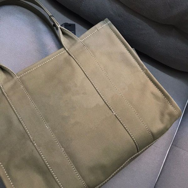 evening bags fashion trend, versatile, niche design canvas tote bag, cowhide with fabric wide shoulder belt women's shopping bag 3
evening bags fashion trend, versatile, niche design canvas tote bag, cowhide with fabric wide shoulder belt women's shopping bag 3
