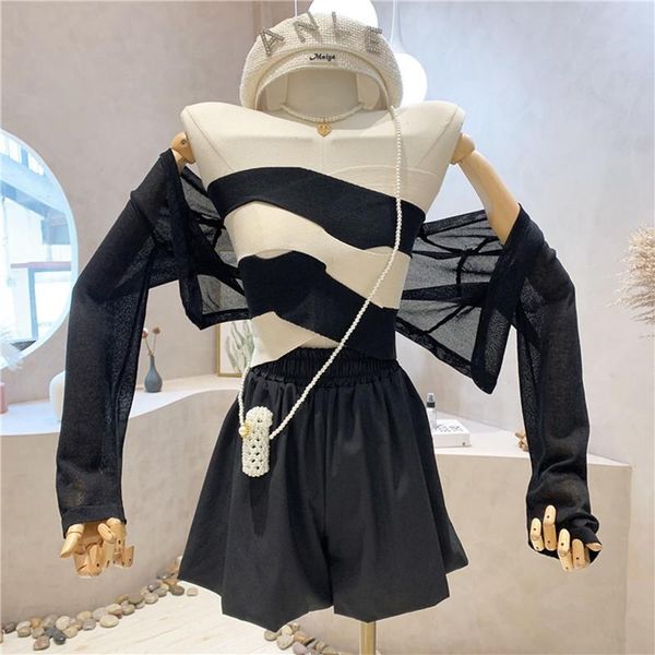 women's tracksuits niche design women clothing 2021 long sleeved sunscreen blouse + striped wrap chest high waist shorts pants 3 piece, Gray
women's tracksuits niche design women clothing 2021 long sleeved sunscreen blouse + striped wrap chest high waist shorts pants 3 piece, Gray