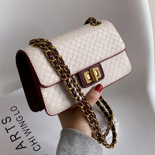simple bag female 2021 fashion western style messenger chain lock solid color rhombus commuter small square cross body
simple bag female 2021 fashion western style messenger chain lock solid color rhombus commuter small square cross body