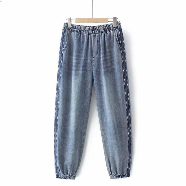 women's jeans plus size high waist women's pants 2021 fashion blue loose elastic side stripe embroidery woman denim trousers
women's jeans plus size high waist women's pants 2021 fashion blue loose elastic side stripe embroidery woman denim trousers